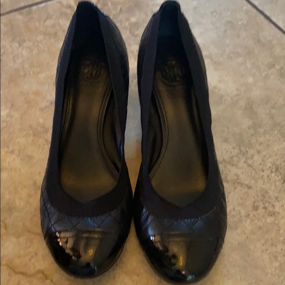 Tory Burch black leather quilted heels - Picture 6 of 8